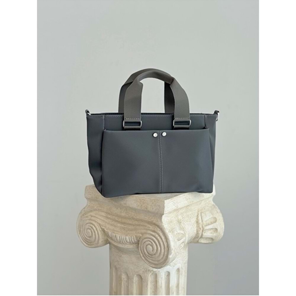 1070 Kadın Saten Çok Cepli Çapraz El ve Omuz Çantası - FÜME